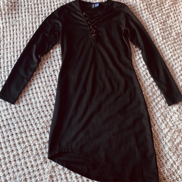 Black Form Fitting Dress - Picture 1 of 1